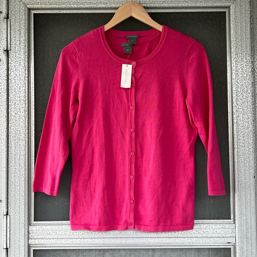 Ann Taylor set Medium, camisole and cardigan